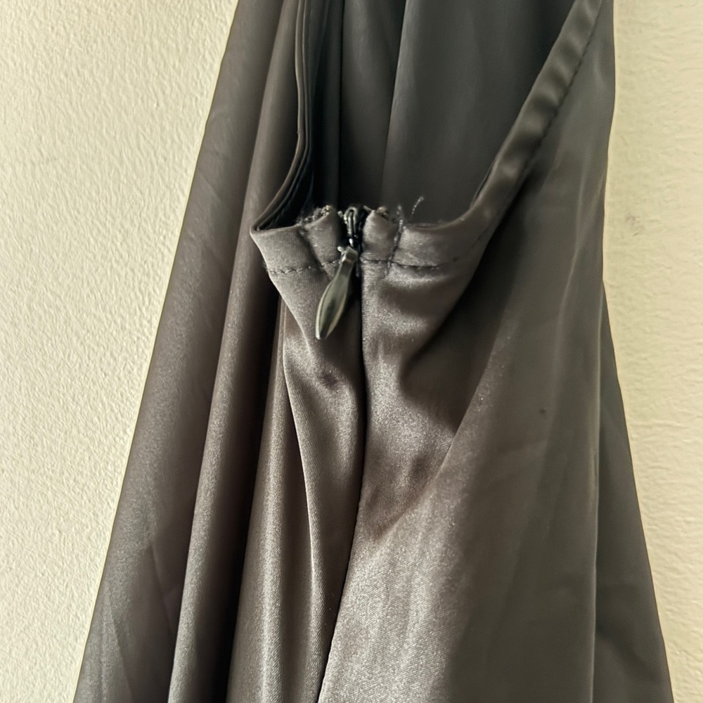 NEW! Merokeety Black Off The Shoulder Side Cutout Satin Dress‎ - Picture 5 of 6